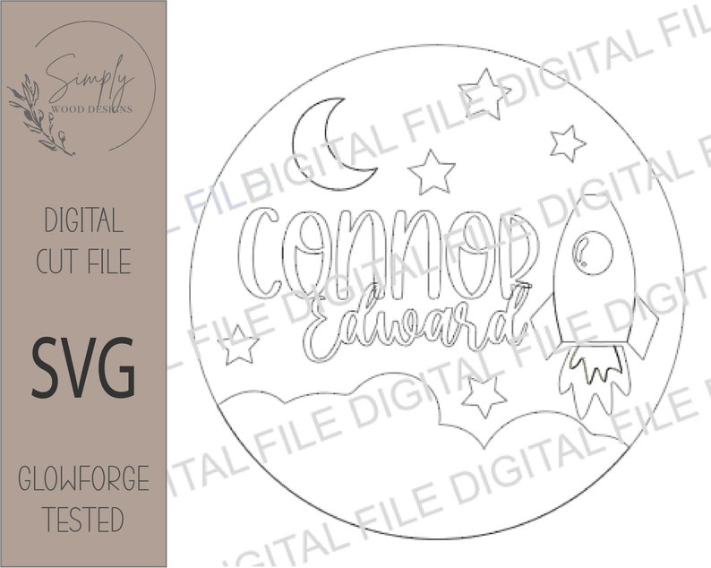 Puede incluir: Un dise&ntilde;o de archivo de corte digital en blanco y negro para un letrero redondo con el nombre "Connor Edward" en una fuente estilizada. El dise&ntilde;o tambi&eacute;n incluye un cohete, una luna creciente y estrellas.