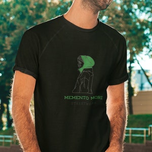 Skeleton T-Shirt | Skull Gift | Dark Gothic | Death | Skelton Streetwalker Memento Mori Streetwear | Men&#39;s and Women&#39;s Unisex T-Shirt