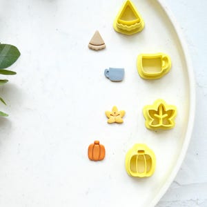 Juego de cortadores de arcilla polimérica con forma de tachuela otoñal: herramienta para galletas, pasteles, calabazas y hojas de arce, para pendientes y pinzas para el cabello.