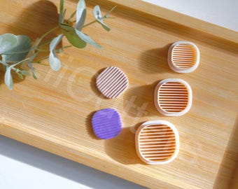 Taglierina per pasta polimerica con rilievo quadrato: linee geometriche, design per orecchini ad arco