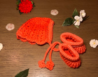 Two Piece knitted Baby Set - Hat - Boots