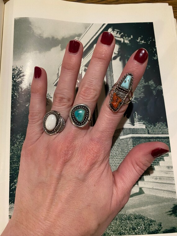 Choice of vintage sterling silver rings View 2