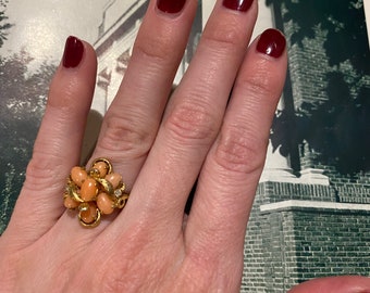 bague florale vintage couleur corail/or.