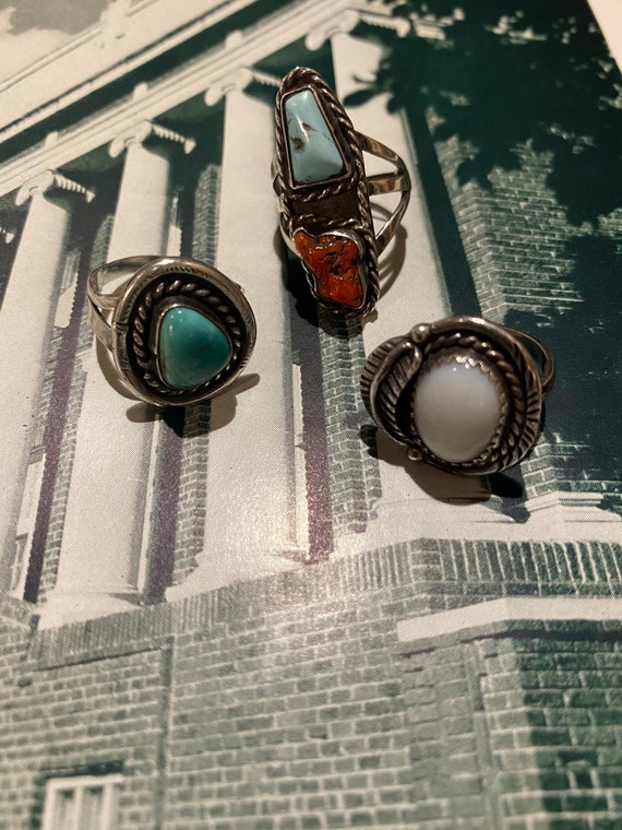 Choice of vintage sterling silver rings View 3