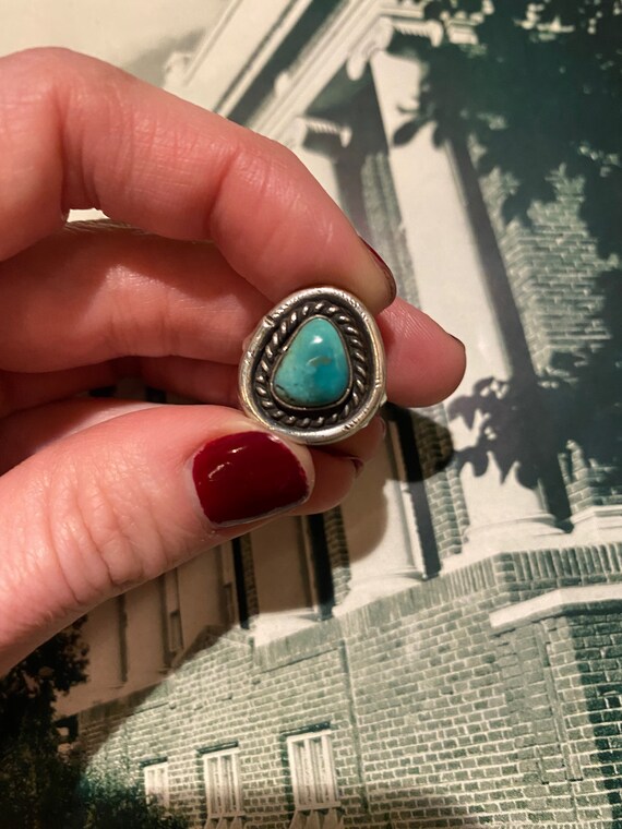 Choice of vintage sterling silver rings View 4