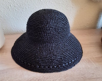 Woman's Black Elegant Raffia Hat