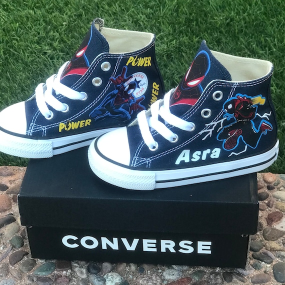 Zapatillas altas Converse Navy que brillan en la oscuridad. Lea la politica de nuestra tienda sobre tallas y devoluciones. No se aceptan devoluciones ni cambios. Etsy Espana
