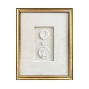 Intaglios No. 4 Branco - Intaglios Europeus - Arte emoldurada em linho Shadowbox