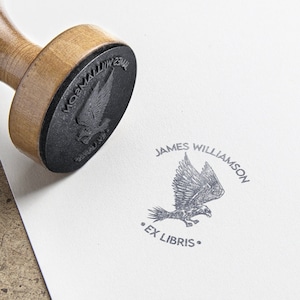 Tampon Aigle Ex Libris personnalisé. Tampon encre Prénom Aigle. Tampon Jungle personnalisable. Tampon ExLibris. Custom Eagle stamp