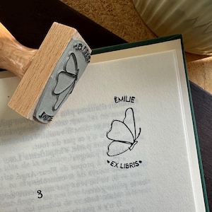 Tampon Papillon Line Art personnalisé. Tampon à encre Ex Libris Papillon. Tampon personnalisable Papillon. Tampon Ex Libris pour livres