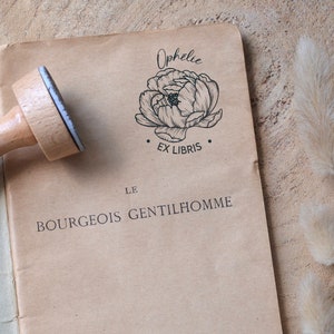 Tampon personnalisé Ex Libris Pivoine. Tampon à encre personnalisable pour livres. Tampon manche en bois personnalisé fleur Peonies image 2