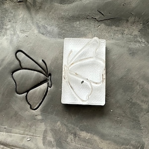 Tampon poterie Papillon. Tampon pour céramique Papillon. Tampon Papillon pour poterie céramique.