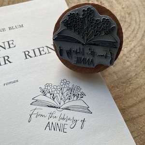 Timbro del libro dei fiori con il nome. Nome e timbro a inchiostro del libro. Regalo letterario personalizzato. Timbro Ex Libris