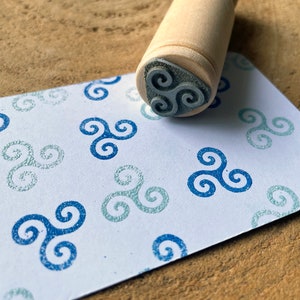 Mini Tampon Triskel Breton. Tampon à encre Triskell petit format. Tampon pour anniversaire Bretagne. Tampon symbole Bretagne