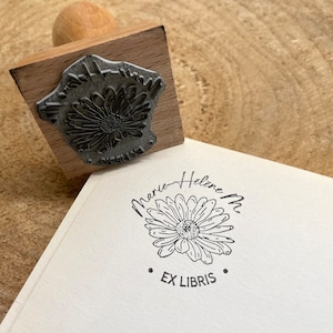 Personalized stamp Ex Libris Daisy. Customizable ink pad for books. Daisy flower personalized wooden handle stamp