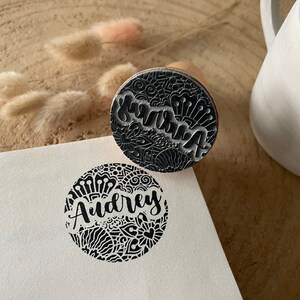 Tampon à encre Mandala personnalisé Prénom. Tampon personnalisé pour anniversaire.