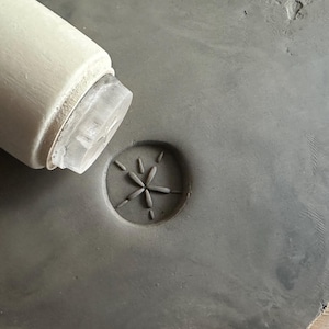Tampon poterie Sand Dollar. Tampon pour céramique coquillage sand dollar. Tampon pour poterie céramique.