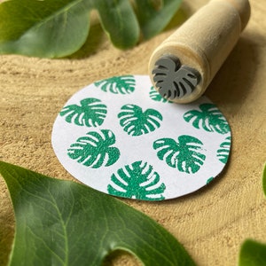 Mini Tampon Monstera. Tampon à encre feuille de monstera petit format. Tampon pour anniversaire. Tampon scrapbooking mini. Tampon monstera.