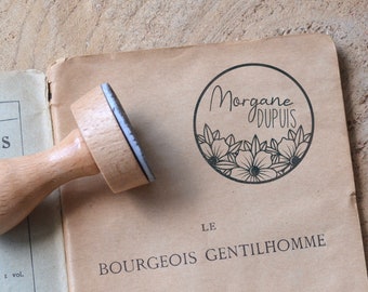 Tampon Cercle fleuri personnalisé. Tampon à encre Prénom & fleur. Grand tampon personnalisable pour mariage. Tampon Ex Libris. Tampon mariés