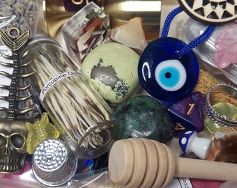 Witches Scoop, Crow Trinket Confetti -   HUGE Scoop, Halloween Decor, Witchy Altar, Spell, Ritual Supplies