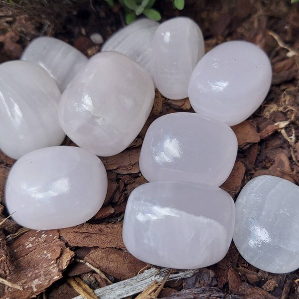 Mangano Calcite Tumbled Crystal, UV Crystals, Calcite UV Light