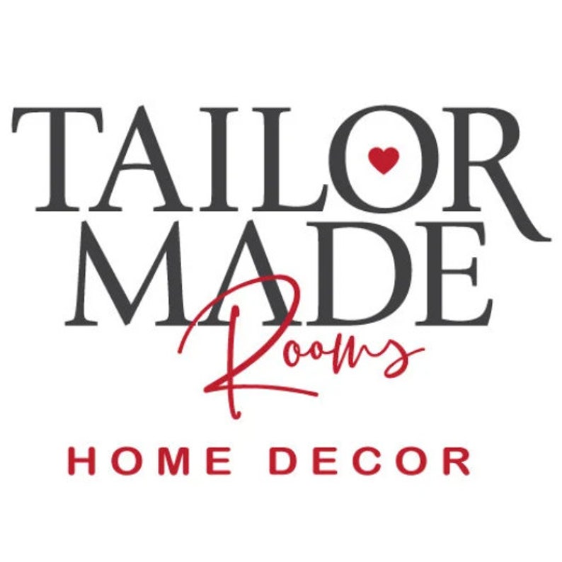 Pode incluir: Um logotipo para um neg&oacute;cio de decora&ccedil;&atilde;o de interiores chamado "Tailor Made Rooms" com um cora&ccedil;&atilde;o vermelho na palavra "Tailor".