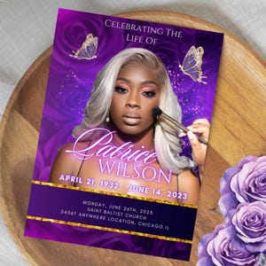 Può includere: Un biglietto commemorativo viola e dorato con una foto di una donna con i capelli biondi e il trucco. Il testo recita "Celebrating the Life of Patrice Wilson, April 21, 1932 - June 14, 2023, Monday, June 26th, 2023, Saint Baltist Church, 24567 Anywhere Location, Chicago IL."