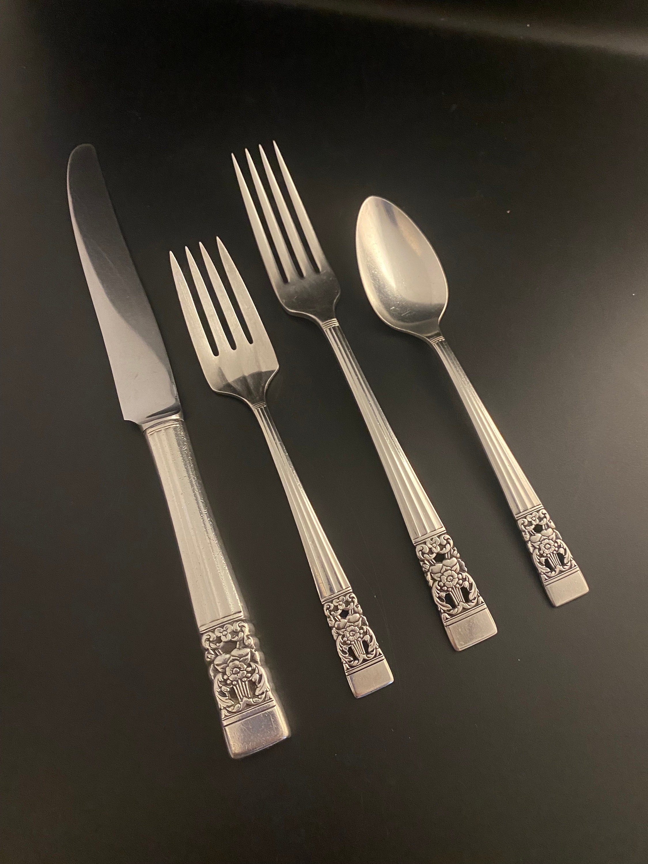 Coronation silverplate deals flatware value