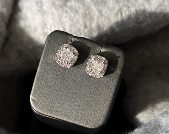 1.5 ct total weight natural diamond earrings. Graduated square diamond earrings with cushion cut and brilliant round cut diamond in 18k gold