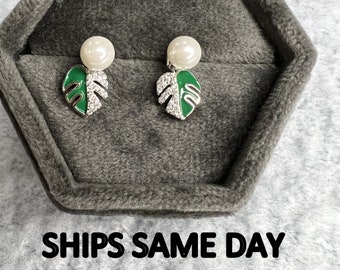 White freshwater Pearl and with green leaf and best Diamond stud Earrings | Colorful green and white Pearl stud earring in Sterling Silver