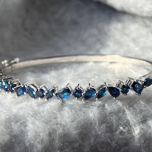 Brazalete de plata con diamante moissanita esmeralda, pera, princesa, redonda y marqués. Pulsera ovalada con múltiples piedras preciosas en plata de ley
