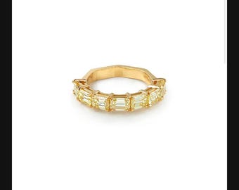 1.75 carat fancy yellow emerald cut lab grown diamond ring in Gold.