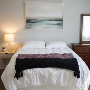 Kuschelige grobstrick Decke - Handgefertigter Überwurf Schwarz & Lila mit Quasten