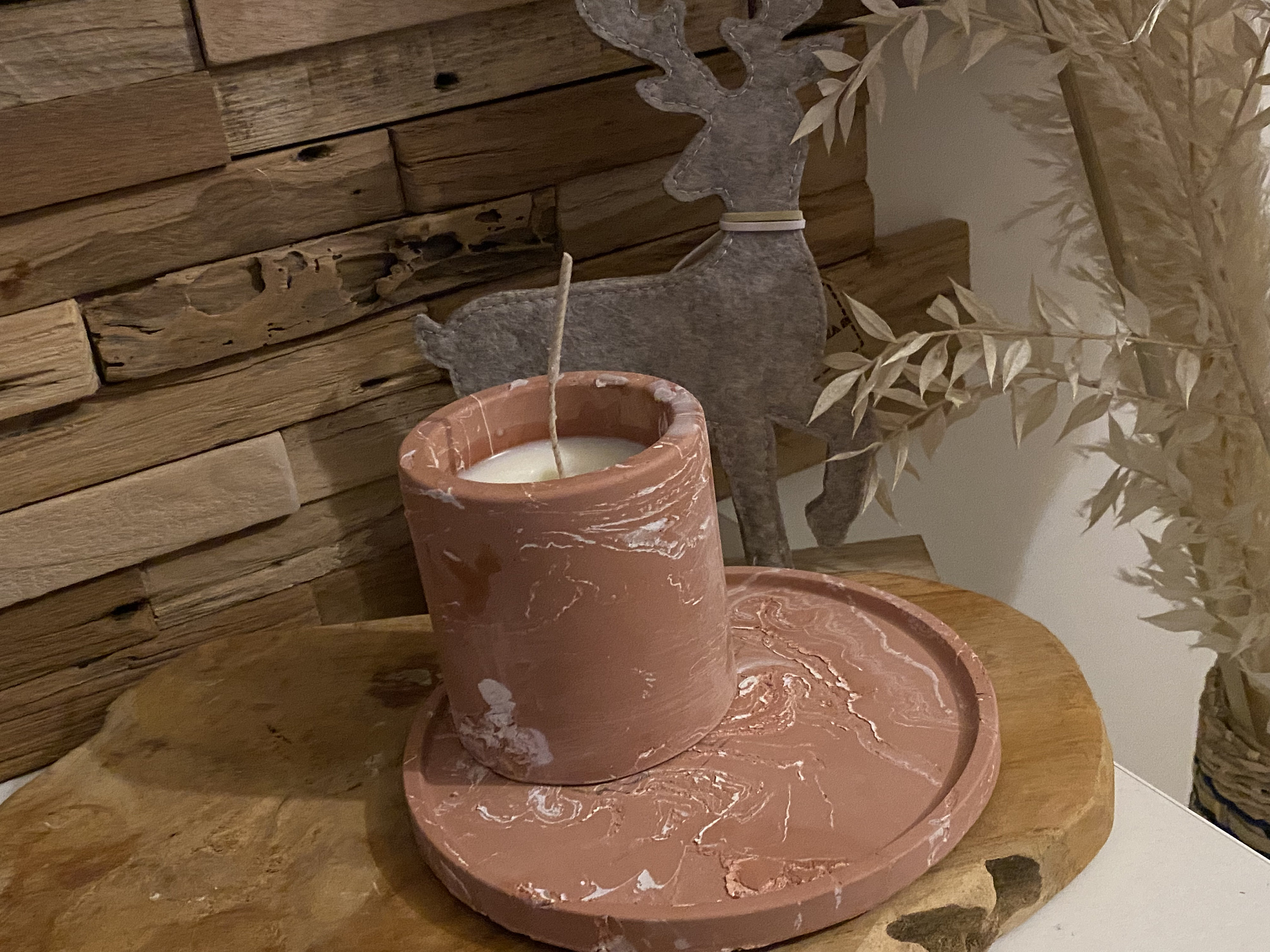 Bougie Senteur Pomme/Cannelle avec Plateau en Jesmonite Fait Main