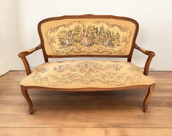Sofá de madera y tapizado estilo francés de los años 40