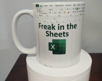 Freak In The Sheets (Excel)-mok - mok met Excel-thema - koffiekop kantoorhumor - maten 11 oz/15 oz - uniek cadeau voor spreadsheetliefhebbers