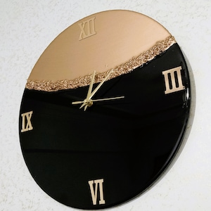 Modern Black & Gold Resin Wall Clock: Silent Office Decor