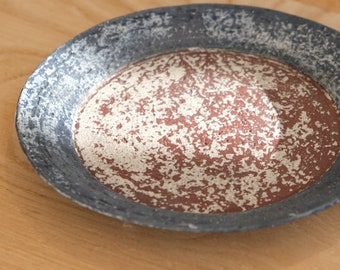 Nobuko Konno  Round Plate Blue Red