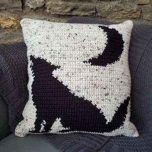 Padrão de travesseiro de crochê de lobo, decoração de casa de lobo, capa de travesseiro de lobisomem, presente de crochê faça você mesmo para amantes de cães, travesseiro de crochê de lobo uivante