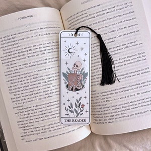 El marcador de cartas del tarot esqueleto del lector / Marcador gótico / Regalo de cumpleaños / Marcador Booktok / Regalos de libro para lectores / Marcador hecho a mano