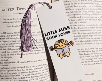 Kleines Fräulein Book Love Lesezeichen | Lesezeichen für Buchliebhaber | Bücherwurm Geschenk | Handgemachtes Lesezeichen | Leser Geschenk | Geburtstagsgeschenk