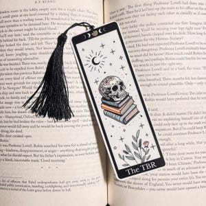 Marcapáginas de Tarot Esqueleto TBR con Borla - Regalo para el lector