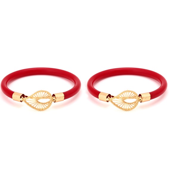 Radiant Leaf Motif Gold Pola Bangle