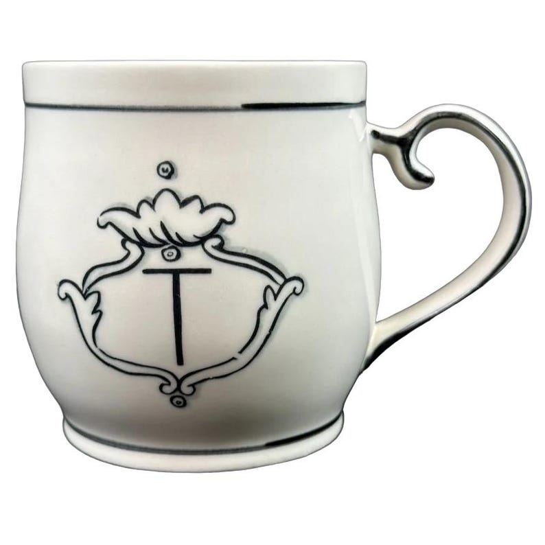 Taza con monograma "T" de Molly Hatch, Anthropologie Copy 2