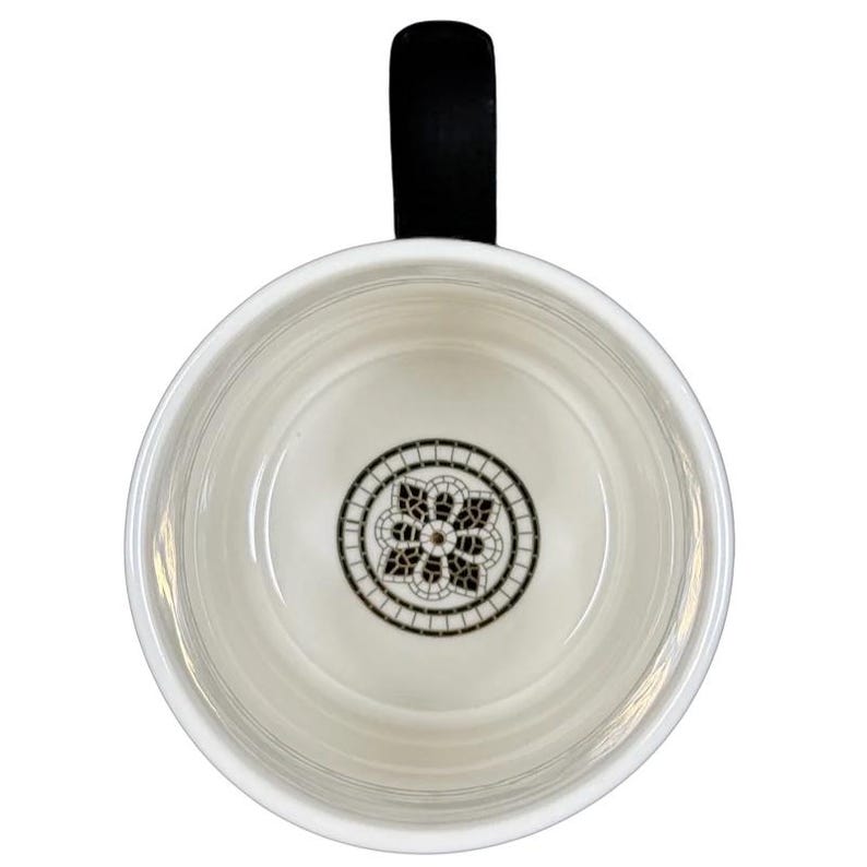 Caneca com monograma da letra "B" em azulejo da Margot, da Anthropologie. imagem 5