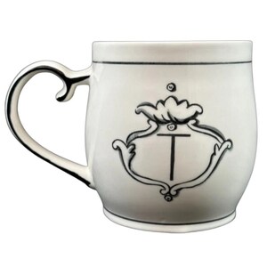 Taza con monograma "T" de Molly Hatch, Anthropologie imagen 3
