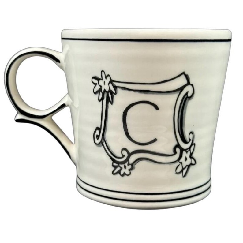 C" monogram initiaal Molly Hatch mok Anthropologie afbeelding 3