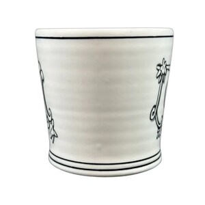 C" monogram initiaal Molly Hatch mok Anthropologie afbeelding 4
