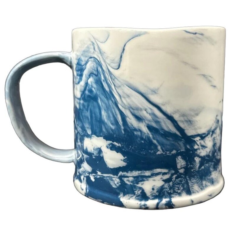 Tasse marbrée avec monogramme « V » lettre Anthropologie image 3