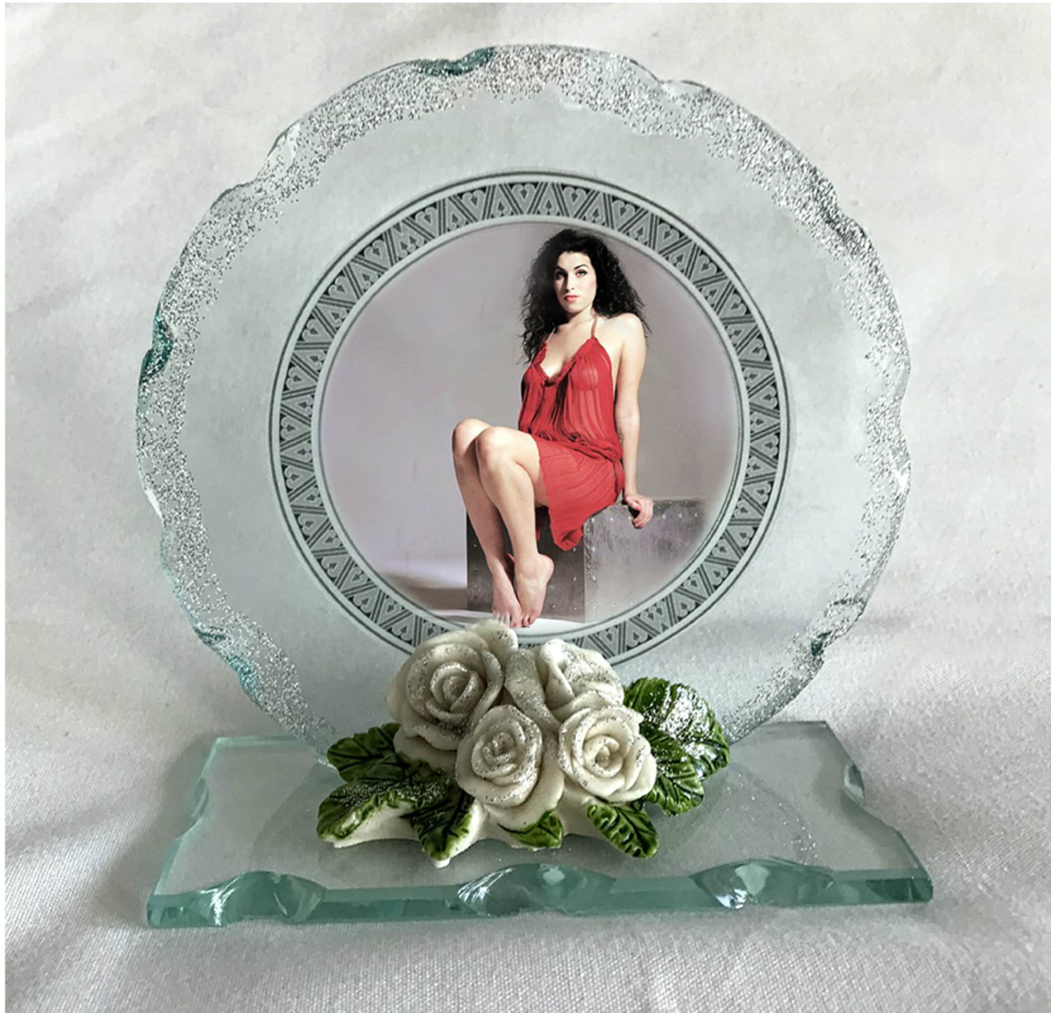 Amy Winehouse, Back to Black, Rehab, You Know I'm No Good, Photo Cut glass Round Plaque, Limited Special Edition , by Cellini Plaques